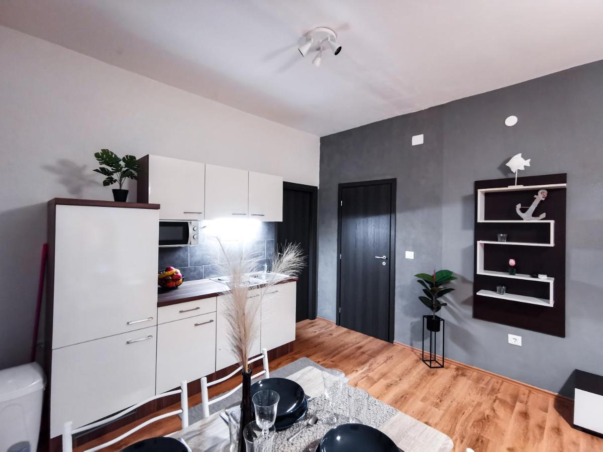 & Studio Pekica Rovigno