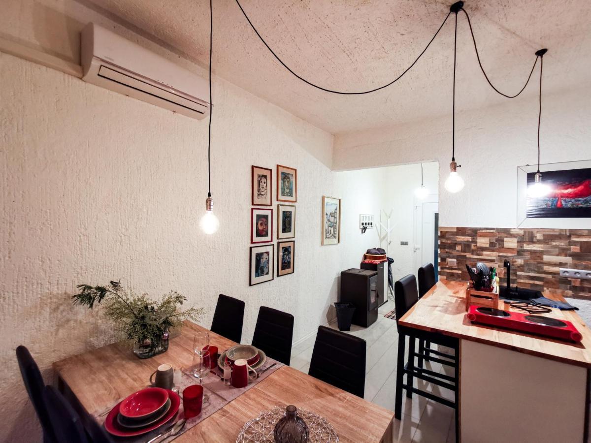 & Studio Pekica