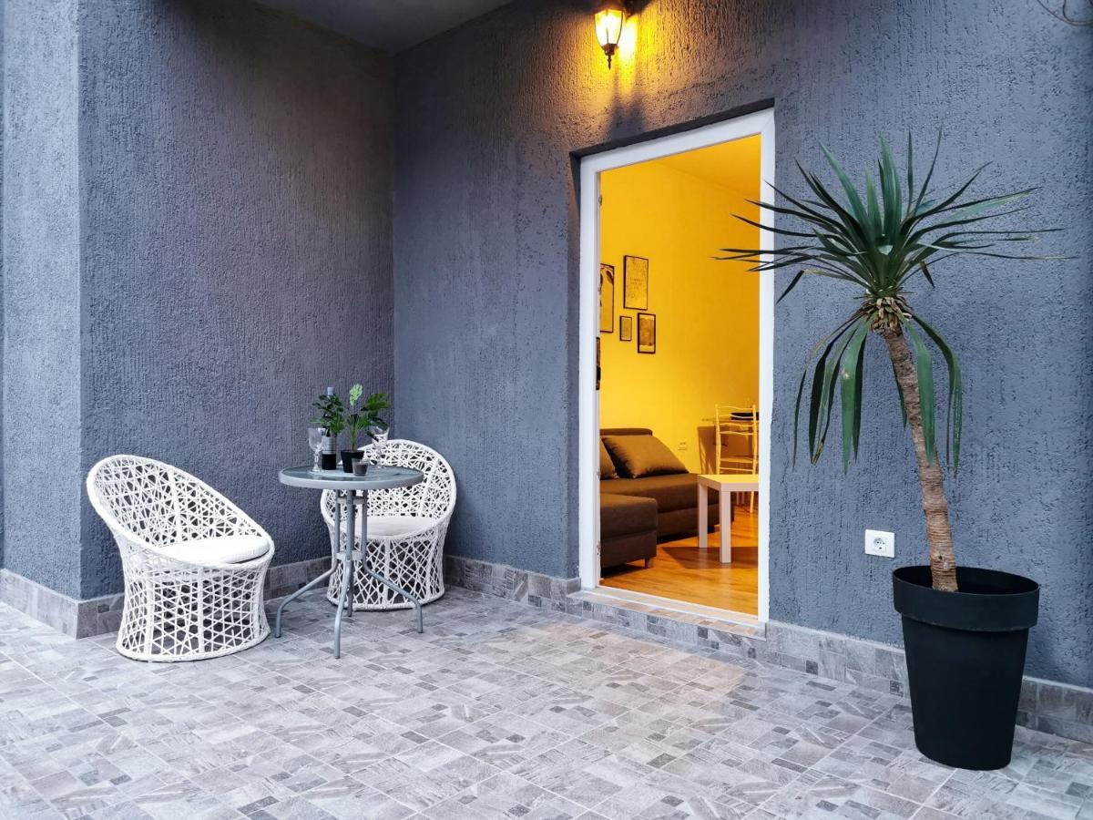 & Studio Pekica