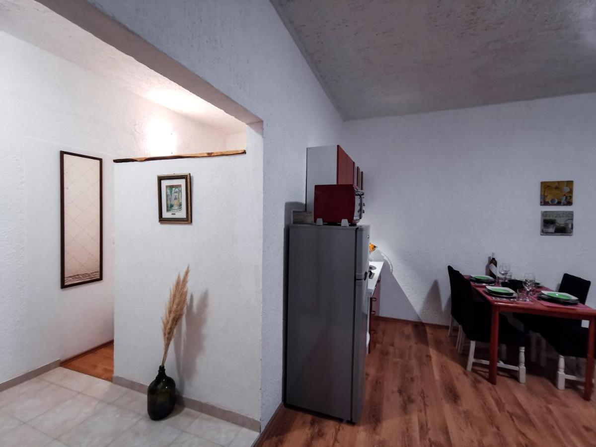 & Studio Pekica *